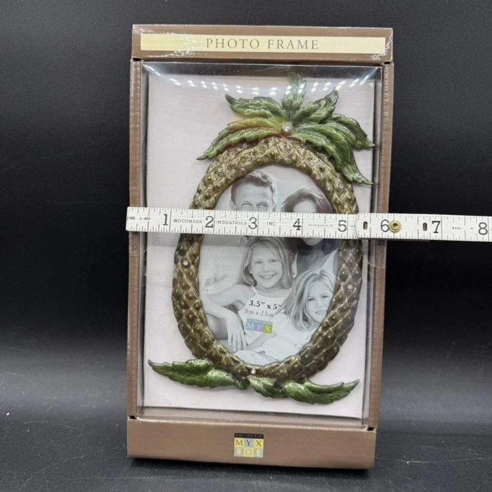Vintage MYX Pineapple Picture Frame Gold 3.5x5 In Ornate Resin Home Decor